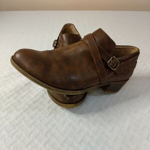 Life Stride adley ankle bootie smooth brown Size 9.5W womens.Giddy-Up